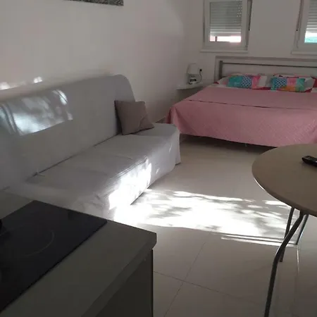 Apartment Tili